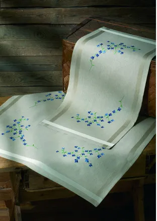 Permin Stickset Tischdecke mit Druck und gewebtem Rand 80x80cm